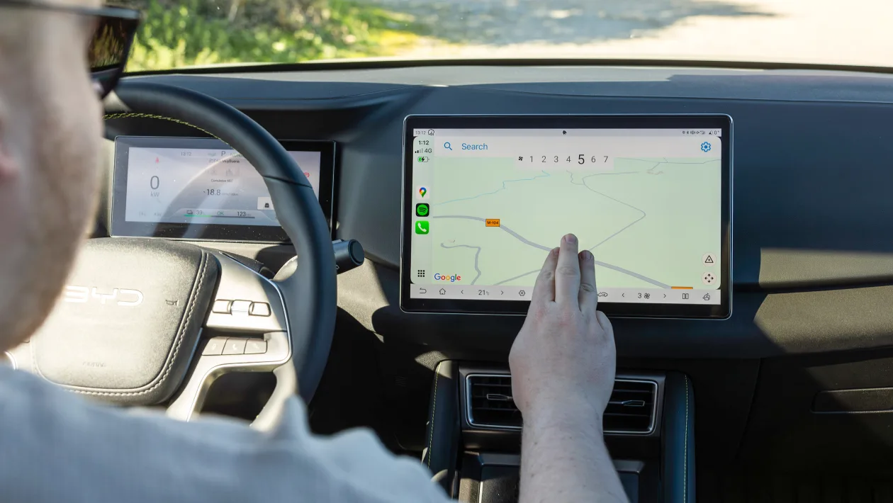 BYD ATTO 2 steering wheel — multi-function controls for driver convenience